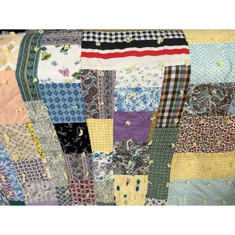 VTG Hand-Made Patchwork Quilt Yarn Tied 64x80 Farmhouse Chickens‎ Cottagecore
